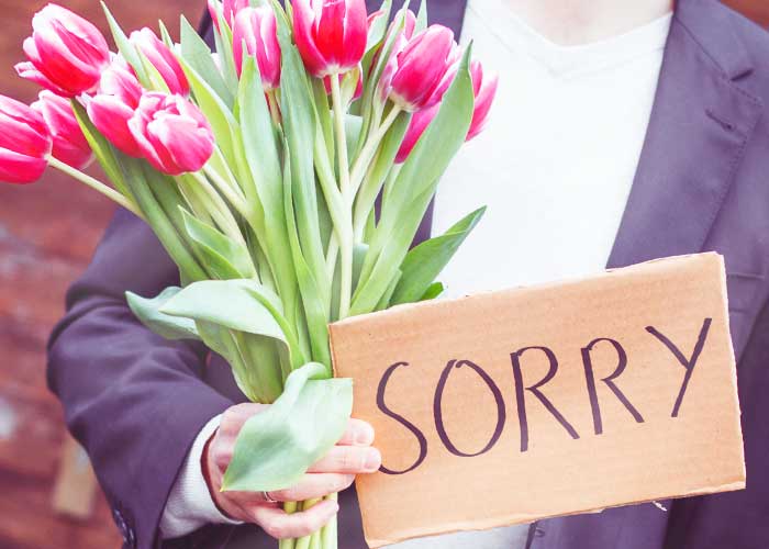 How To Apologize To Your Girlfriend When You Are Wrong Loveaholics